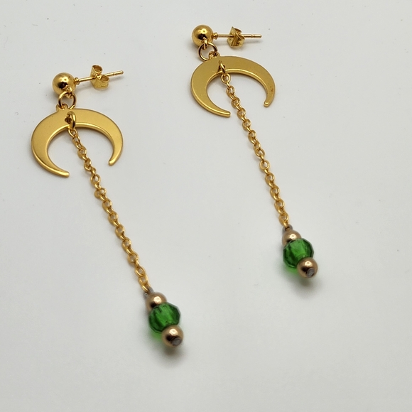 Chic Gold and Green Crescent Chain Earrings - Picture 4 of 8